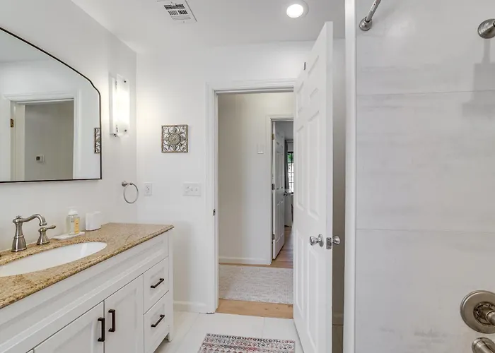 Midtown Gem W/ Mcm Decor: Private Deck, Yard