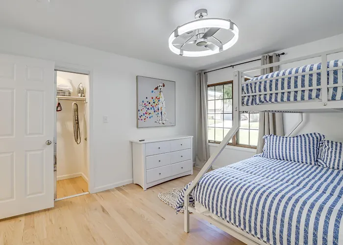 Midtown Gem W/ Mcm Decor: Private Deck, Yard *